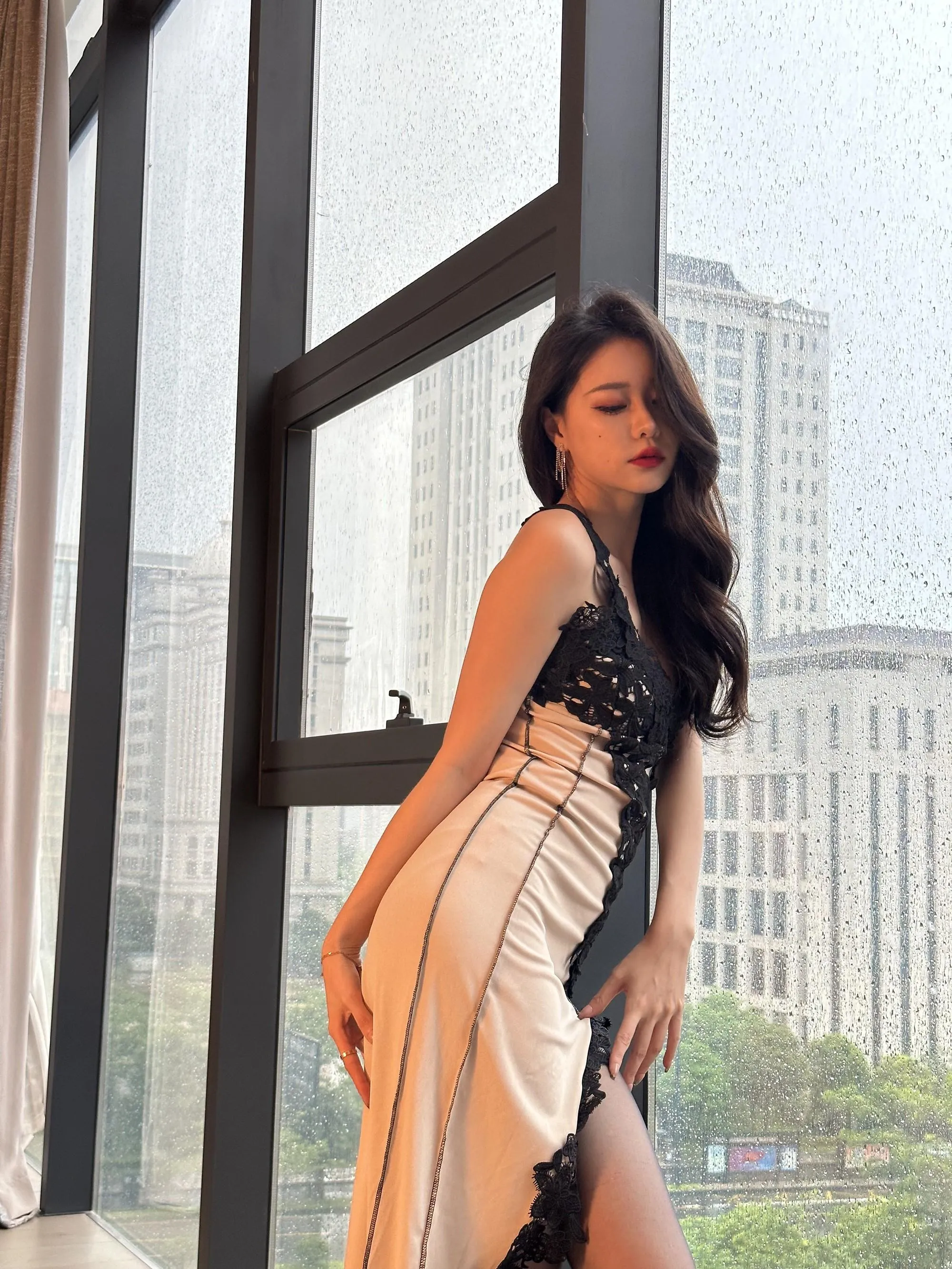 Sia不吃鱼 – NO.020 细腰翘臀黑丝 [29P]插图7